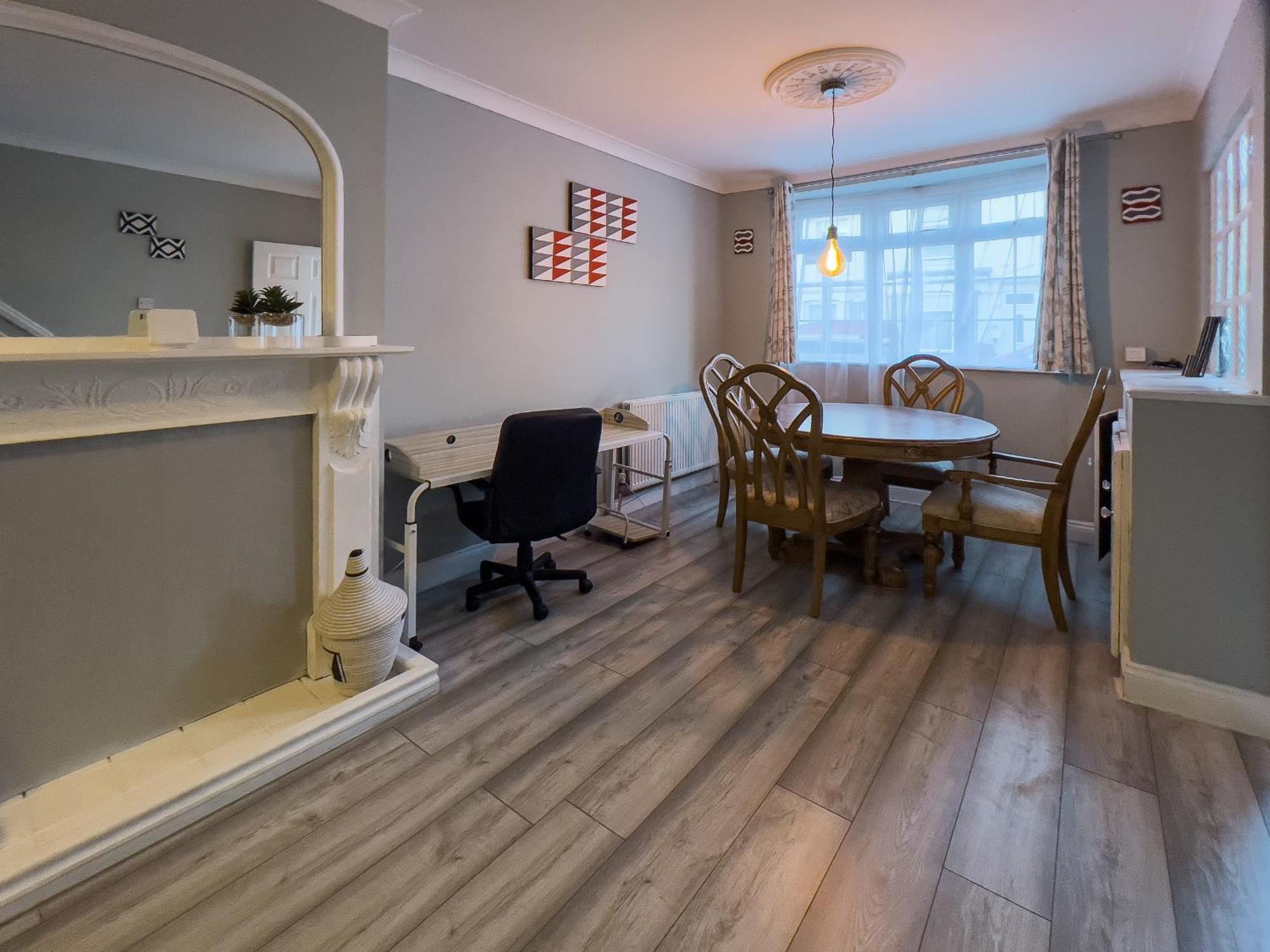 Spacious Retreat - Remote Worker & Family Friendly Portsmouth Extérieur photo
