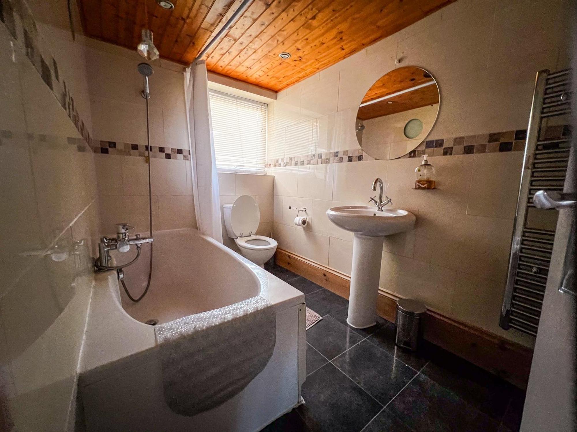 Spacious Retreat - Remote Worker & Family Friendly Portsmouth Extérieur photo